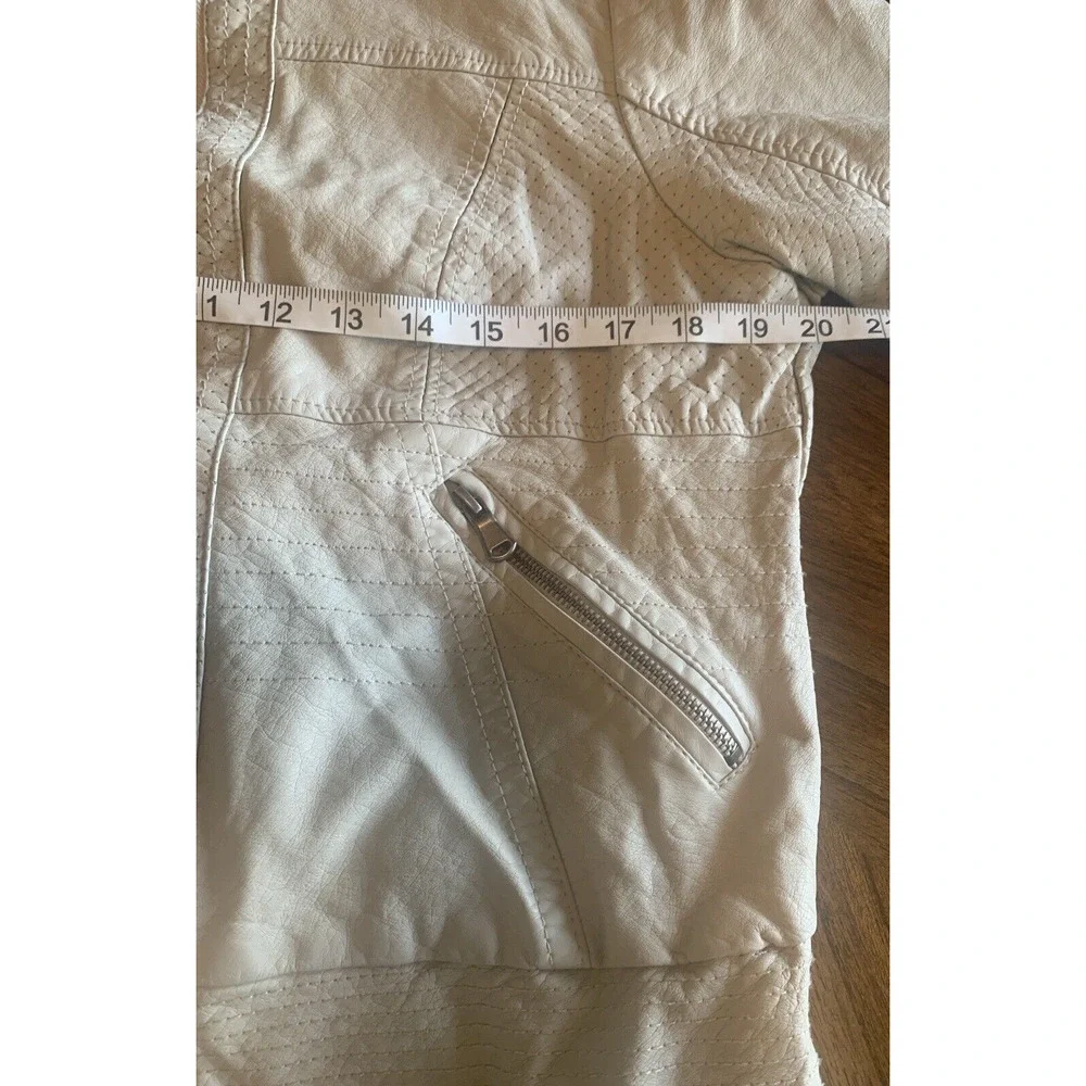 Xhilaration Moto Jacket Womens Size Extra-Large XL Beige Vegan Leather 70s Coat